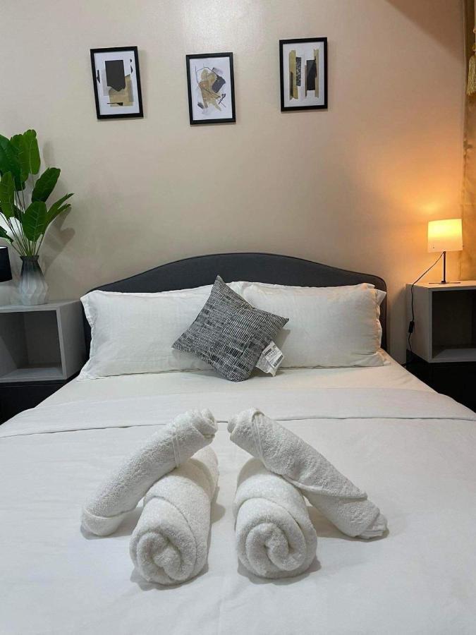 Studio Condo Building 81 Newport Boulevard Manila Exterior foto