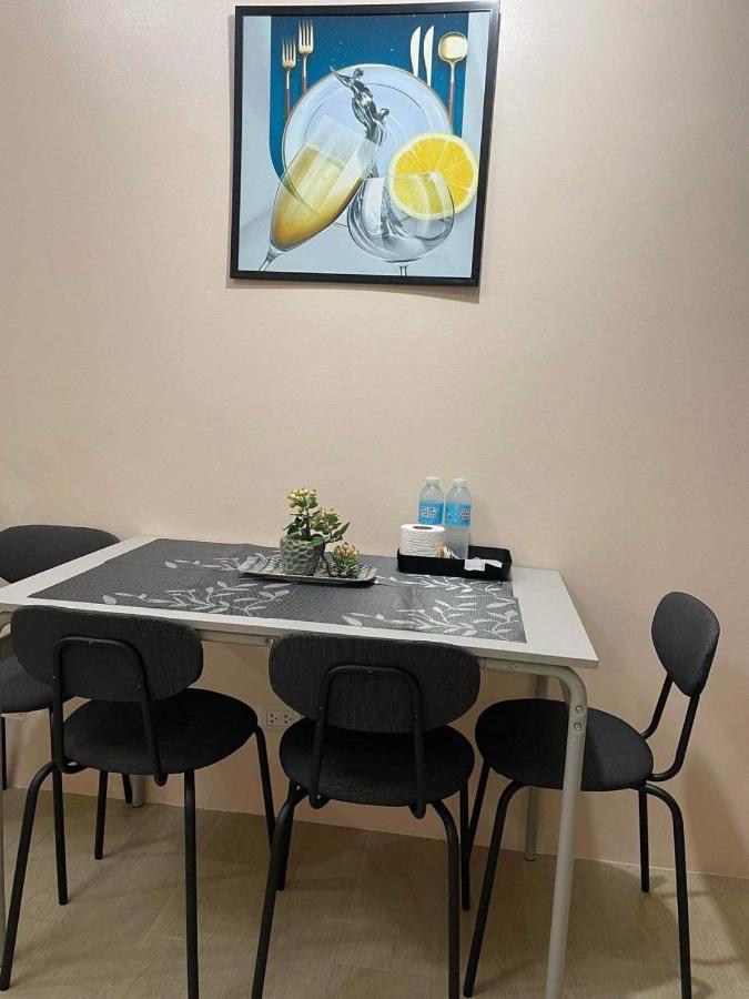 Studio Condo Building 81 Newport Boulevard Manila Exterior foto