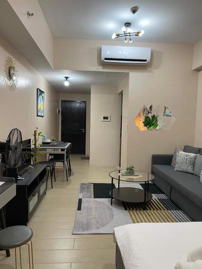 Studio Condo Building 81 Newport Boulevard Manila Exterior foto