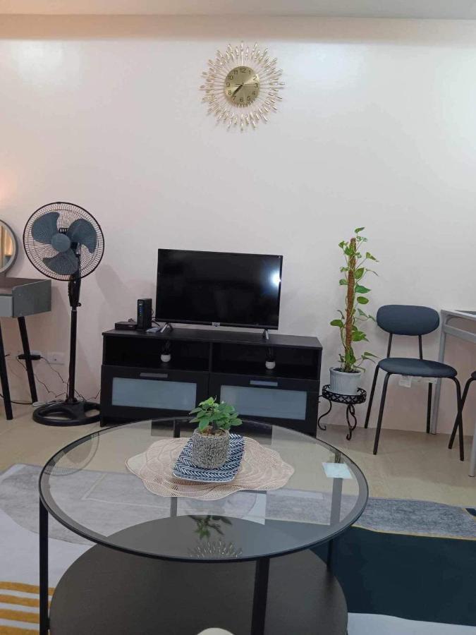 Studio Condo Building 81 Newport Boulevard Manila Exterior foto
